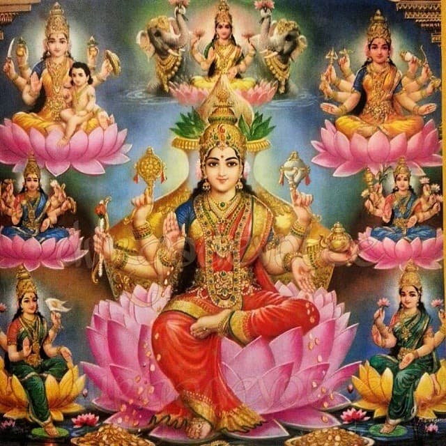  Chanting the Lakshmi mantra aligns your energy with the cosmic flow of abundance and harmony
